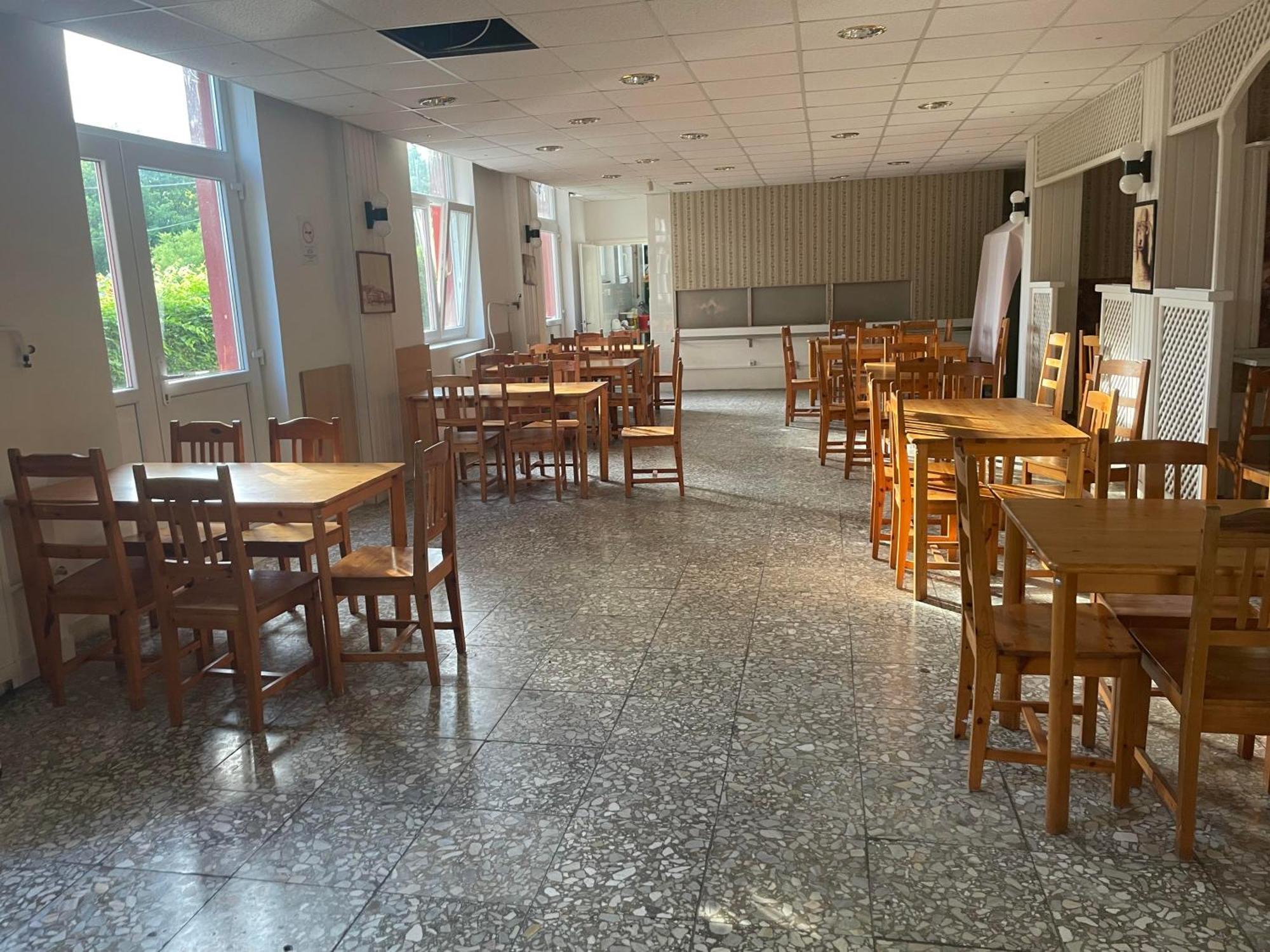 Tifani Szallo Hotell Balatonlelle Exteriör bild